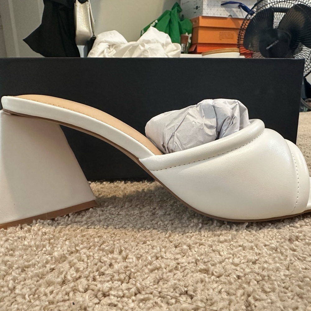 Never Worn Fashion to Figure White Heels